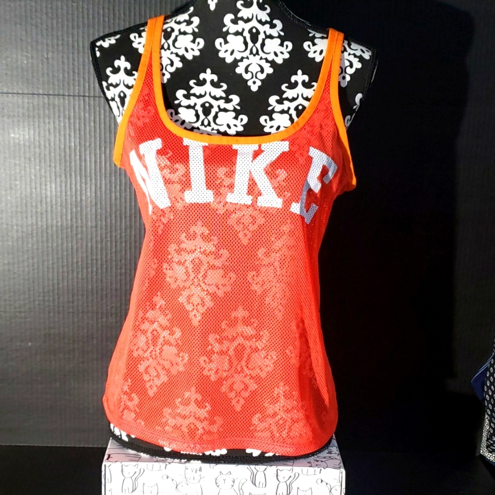 Nike Mesh Tank Top. Size M. Salmon color.
